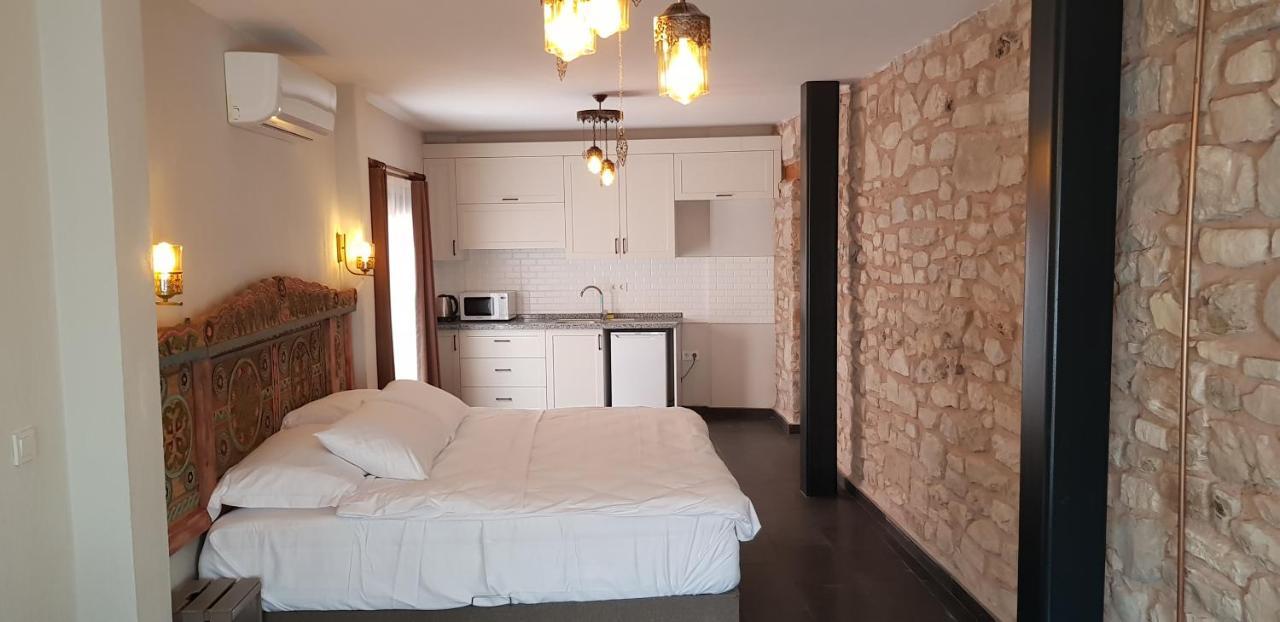 Chakra Suites Urla Esterno foto